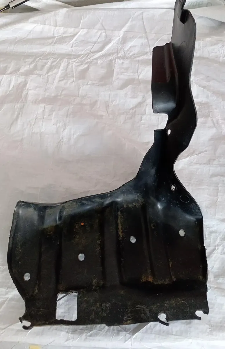 Tolva Inferior Delantera Izquierda Fiat Strada 2004-2021